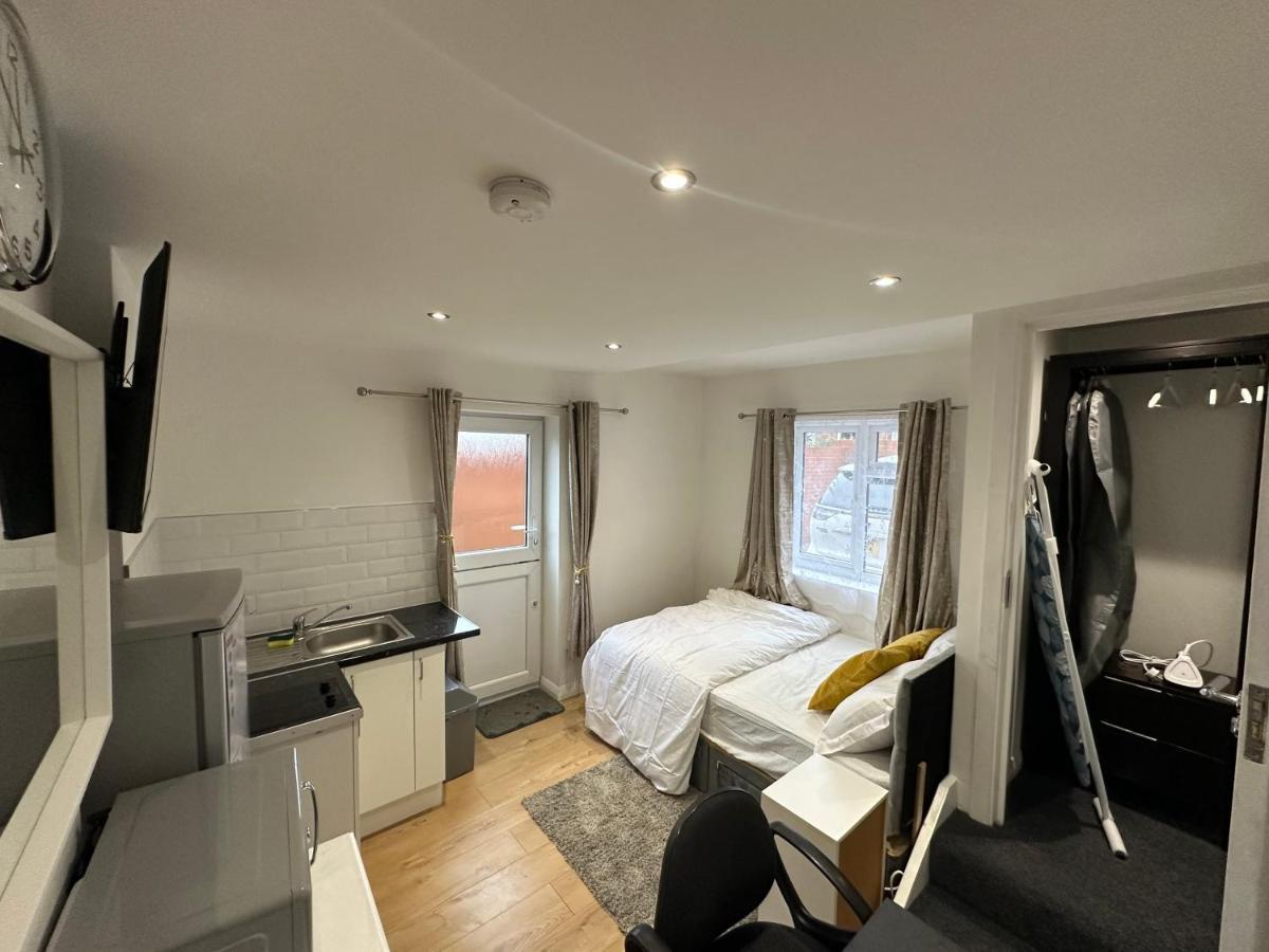 Keedonwood Road Bromley, Rooms With Free Wifi Экстерьер фото