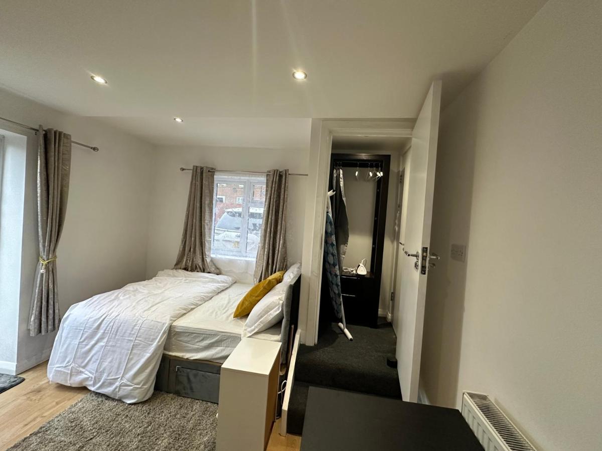 Keedonwood Road Bromley, Rooms With Free Wifi Экстерьер фото